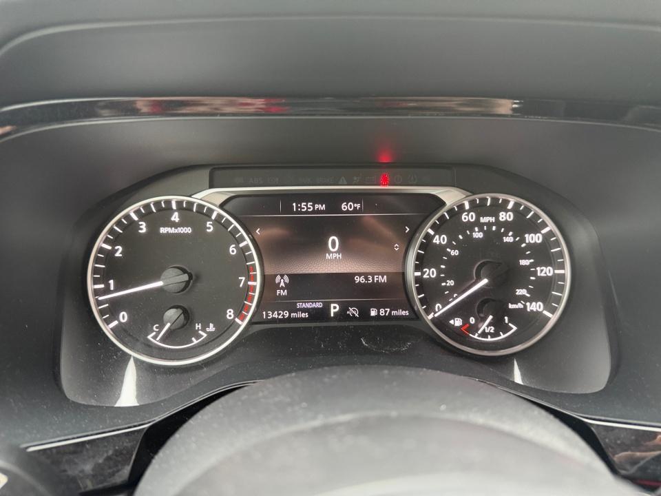 2025 Nissan Pathfinder SV