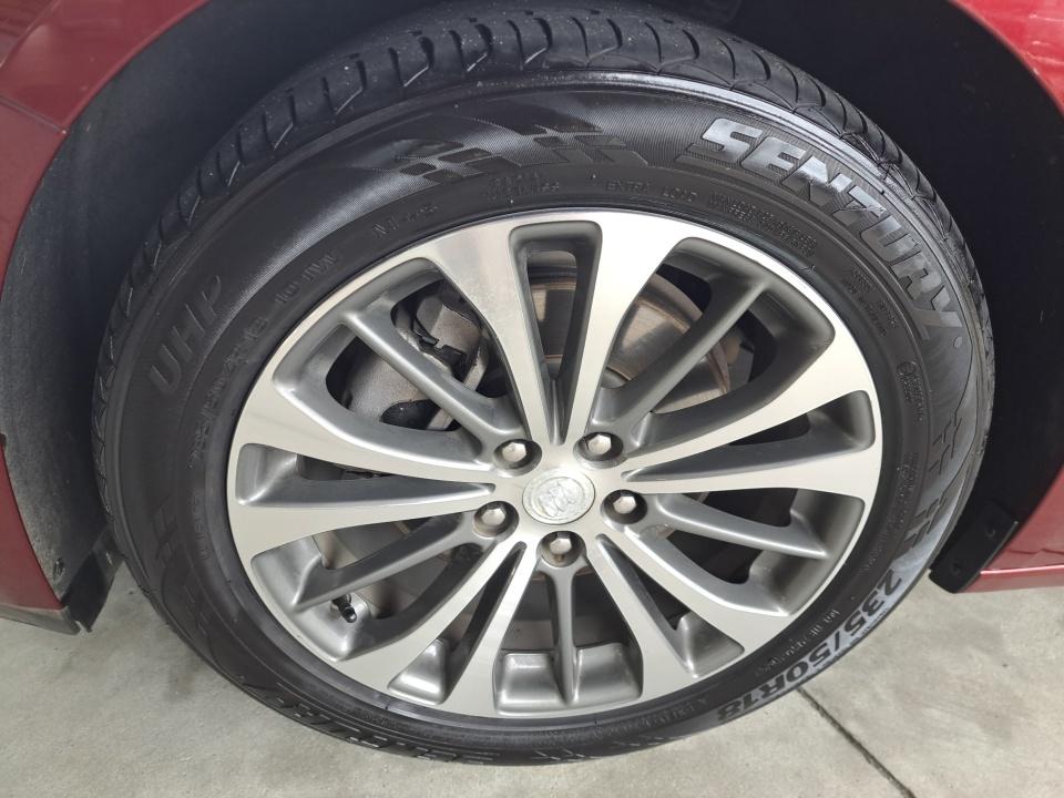2017 Buick LaCrosse Essence