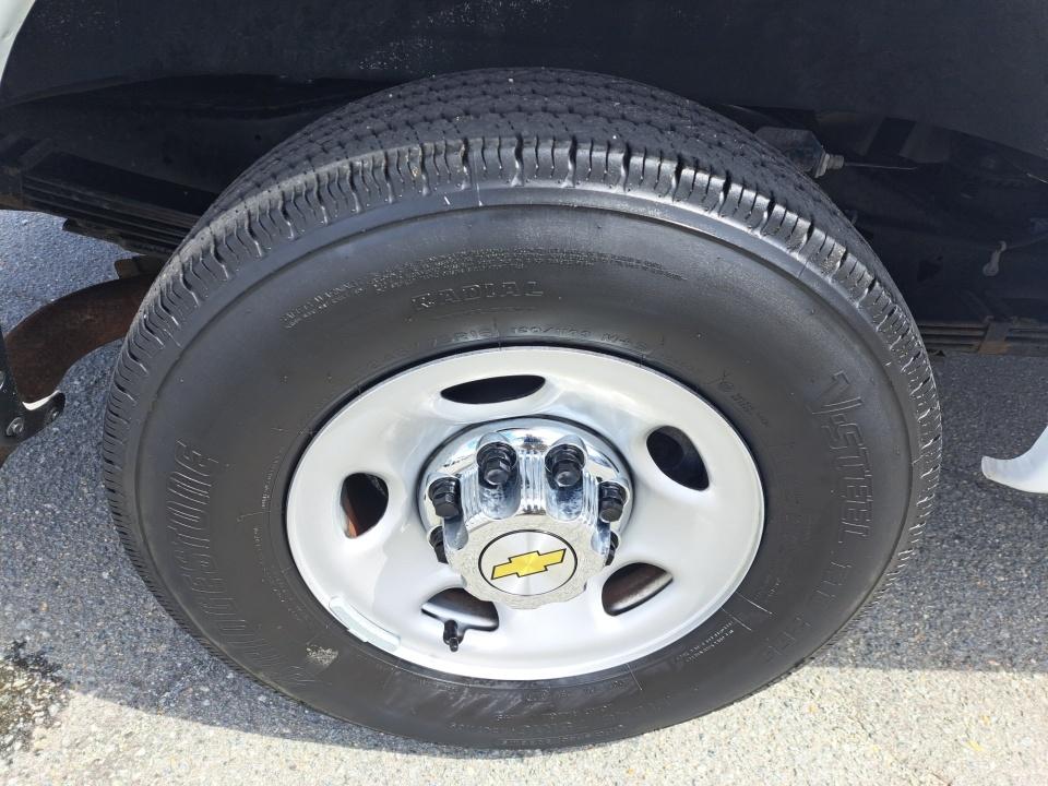 2024 Chevrolet Express Passenger RWD 3500 Extended Wheelbase LT
