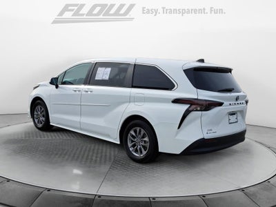 2025 Toyota Sienna LE