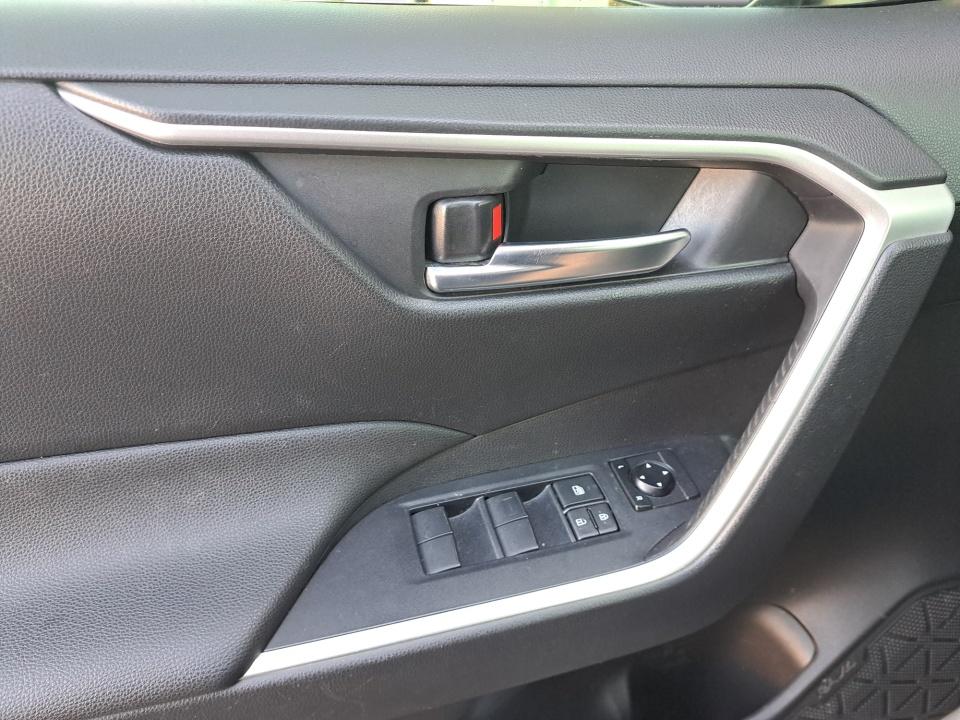 2019 Toyota RAV4 Hybrid Hybrid XLE