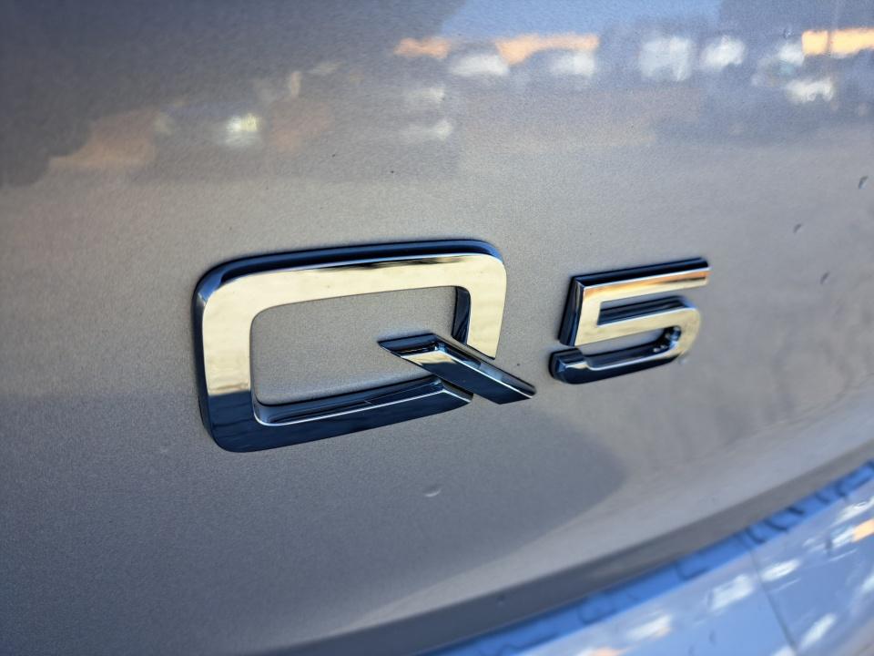 2022 Audi Q5 S line Premium