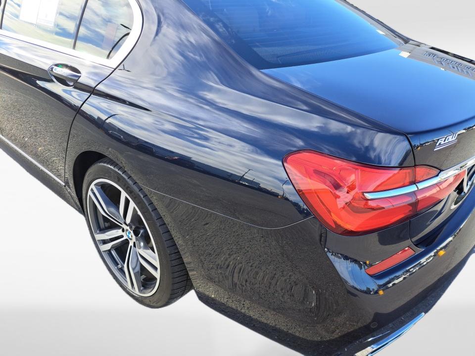 2016 BMW 750i 750i