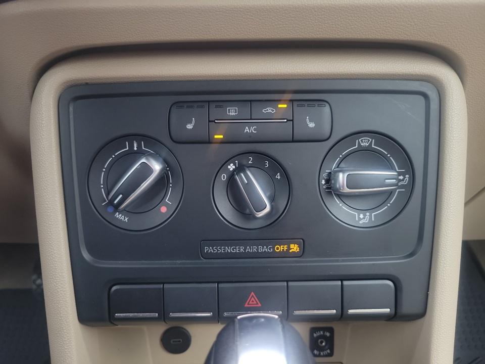 2013 Volkswagen Beetle Convertible 2.5L
