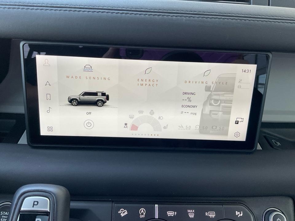 2024 Land Rover Defender X-Dynamic SE