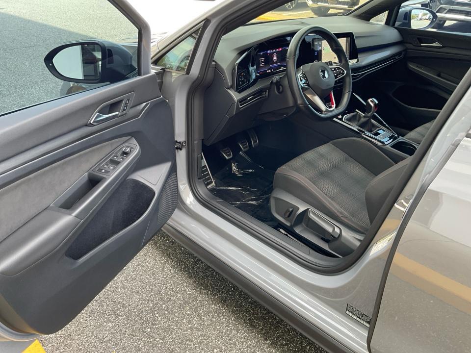 2023 Volkswagen Golf GTI SE