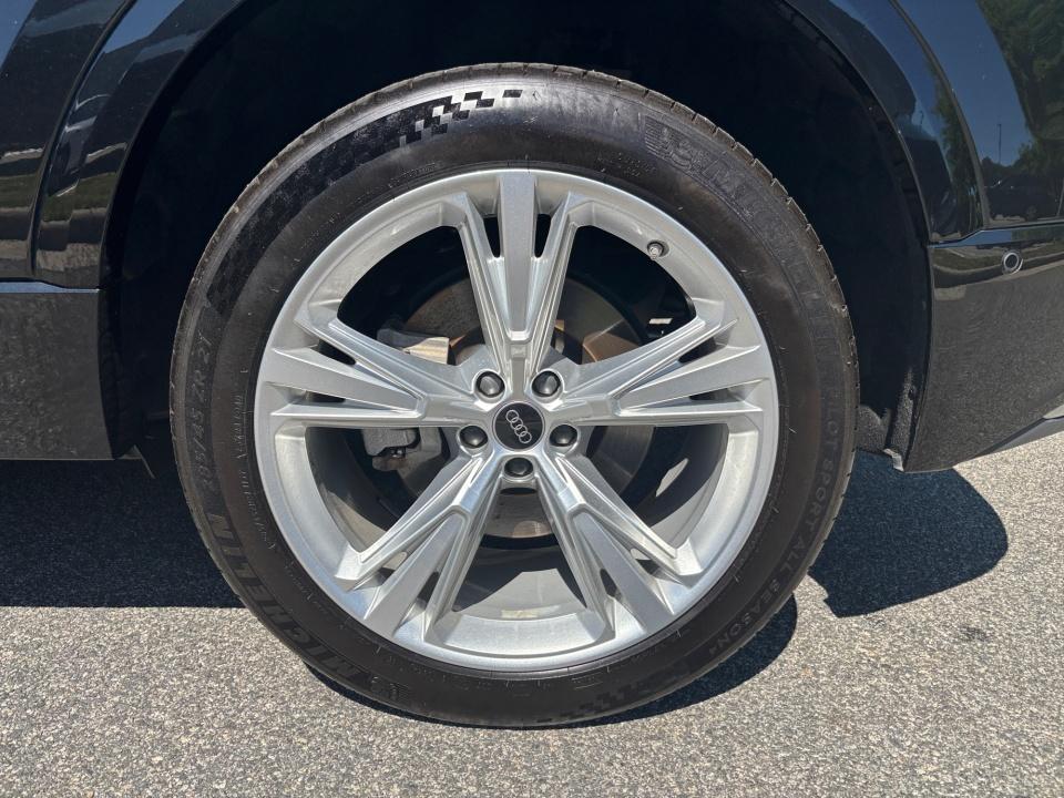 2023 Audi Q8 Premium Plus 55 TFSI quattro Tiptronic