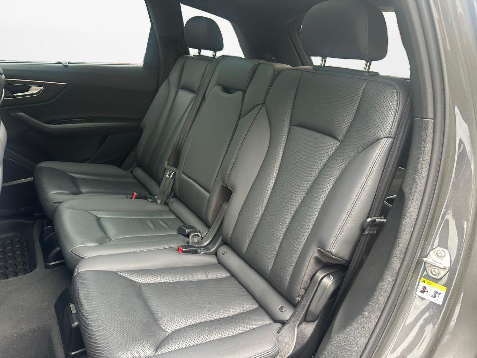 2022 Audi Q7 Premium Plus