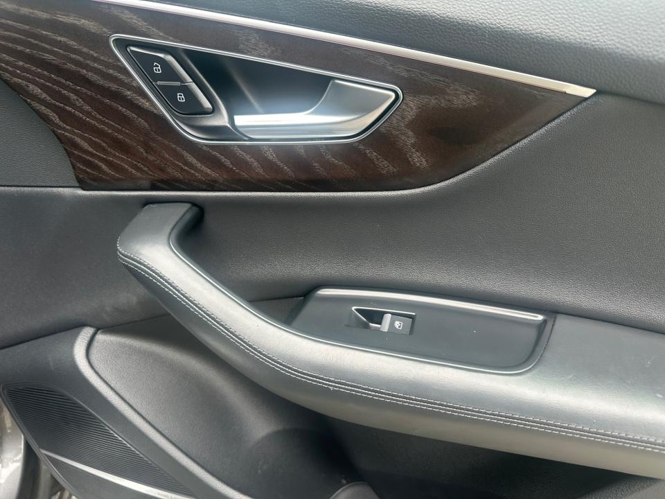 2022 Audi Q7 Premium Plus
