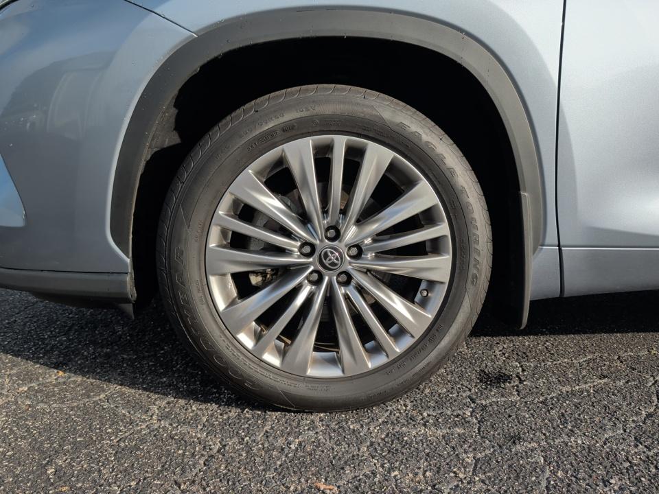 2024 Toyota Highlander Hybrid Hybrid Platinum