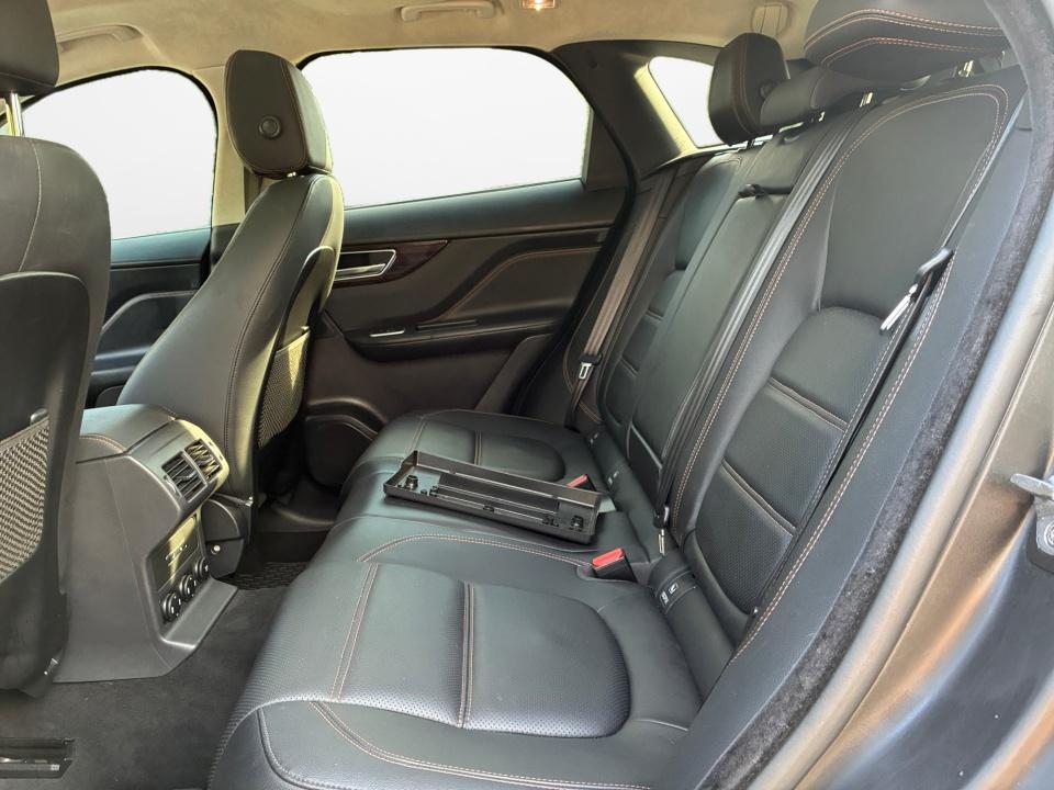 2019 Jaguar F-PACE 30t Prestige