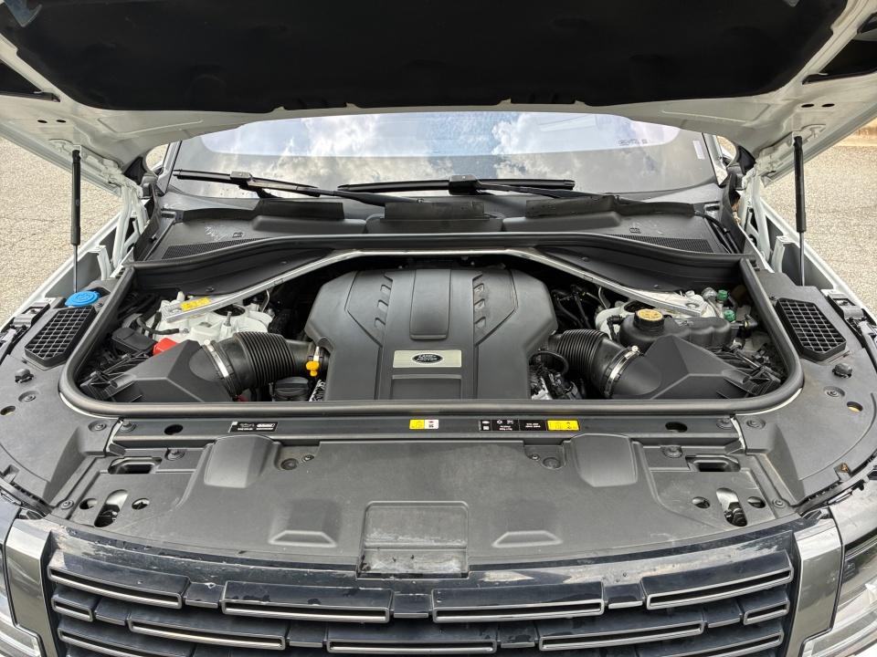 2022 Land Rover New Range Rover SE