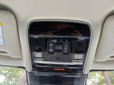 2022 Land Rover New Range Rover SE